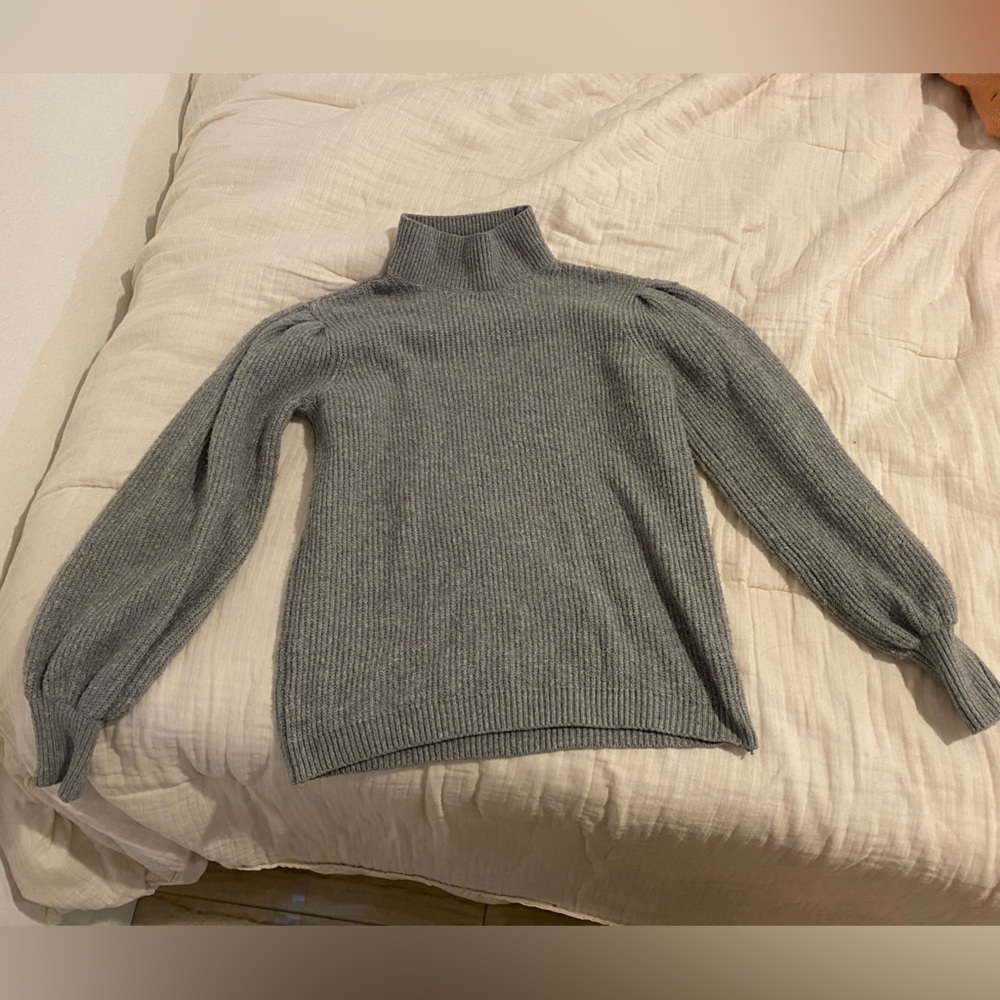 Chunky gray sweater